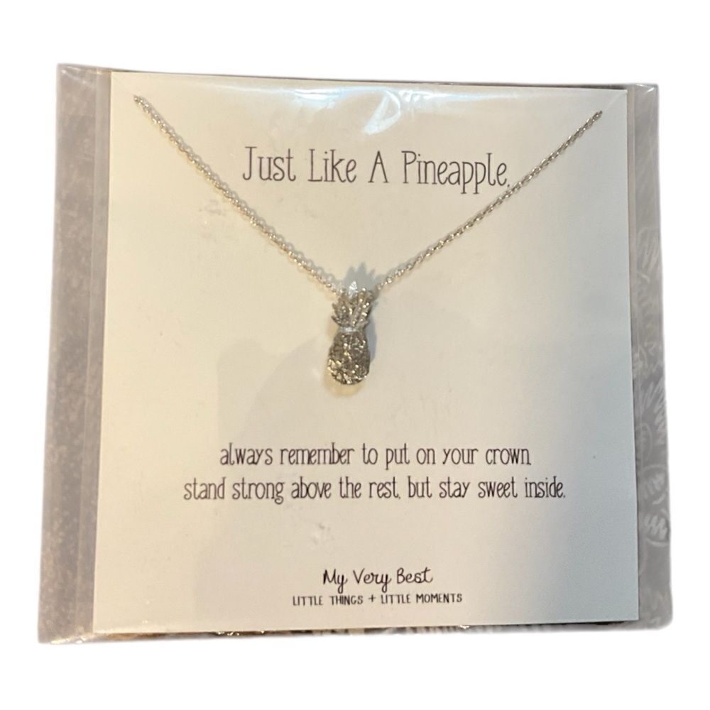 🌼🌼Silver Pineapple Pendant Necklace🌼🌼